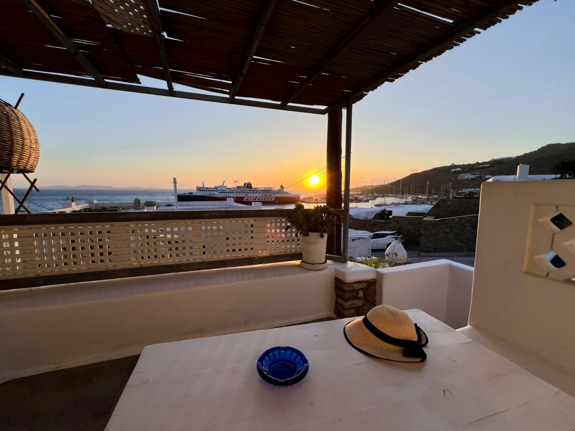 Mykonos Tourlos Nests - Sea View Escape Apartment Luaran gambar