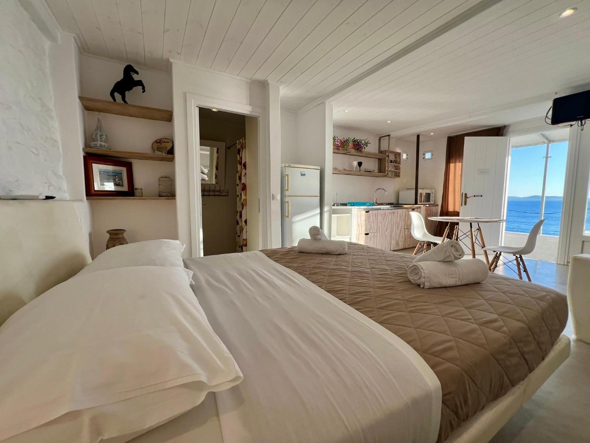 Mykonos Tourlos Nests - Sea View Escape Apartment Luaran gambar